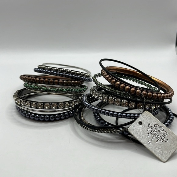 Bracelet Lot 24 Bracelet Faux Pearl Rhinestones Black and Silver Tone Bangle - Picture 9 of 11